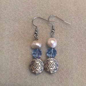 Awesome Pearl earrings with beads